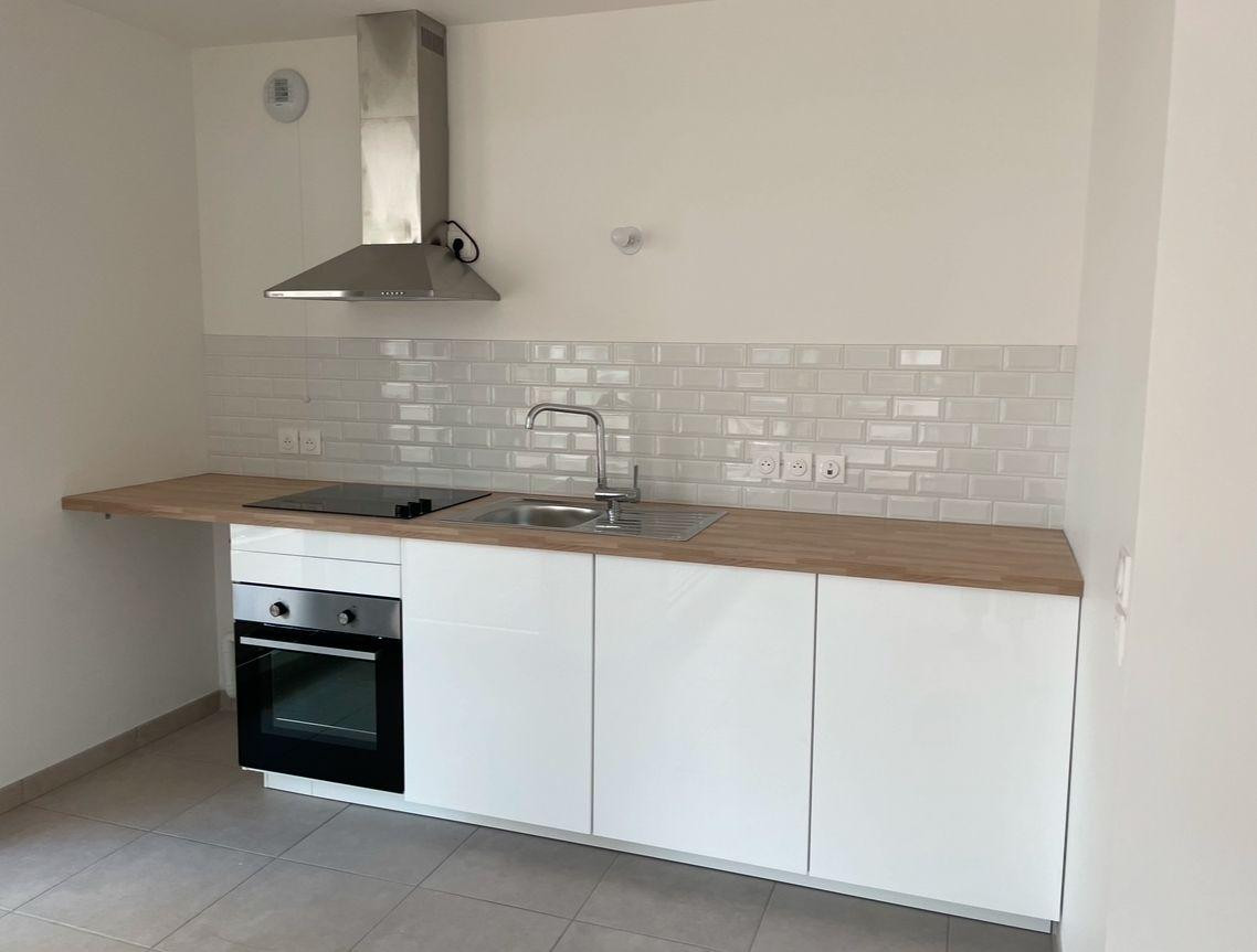 
                                                Location
                                                 Studio proche RER A dans quartier agréable