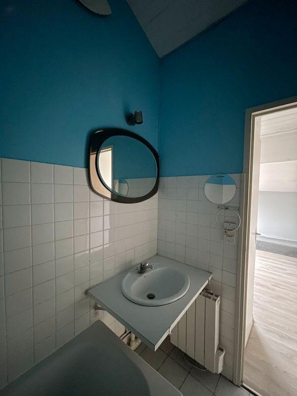 
                                                Location
                                                 Studio proche Victoire