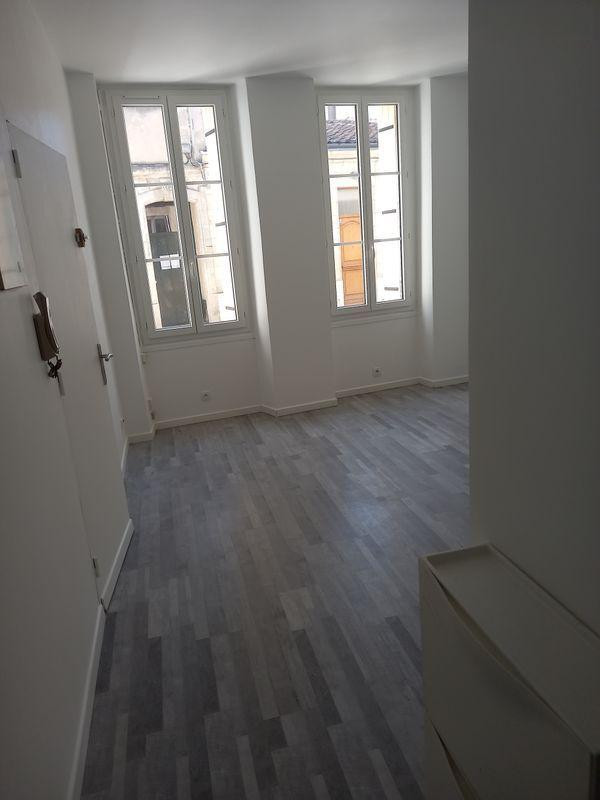 
                                                Location
                                                 Studio proche Victoire