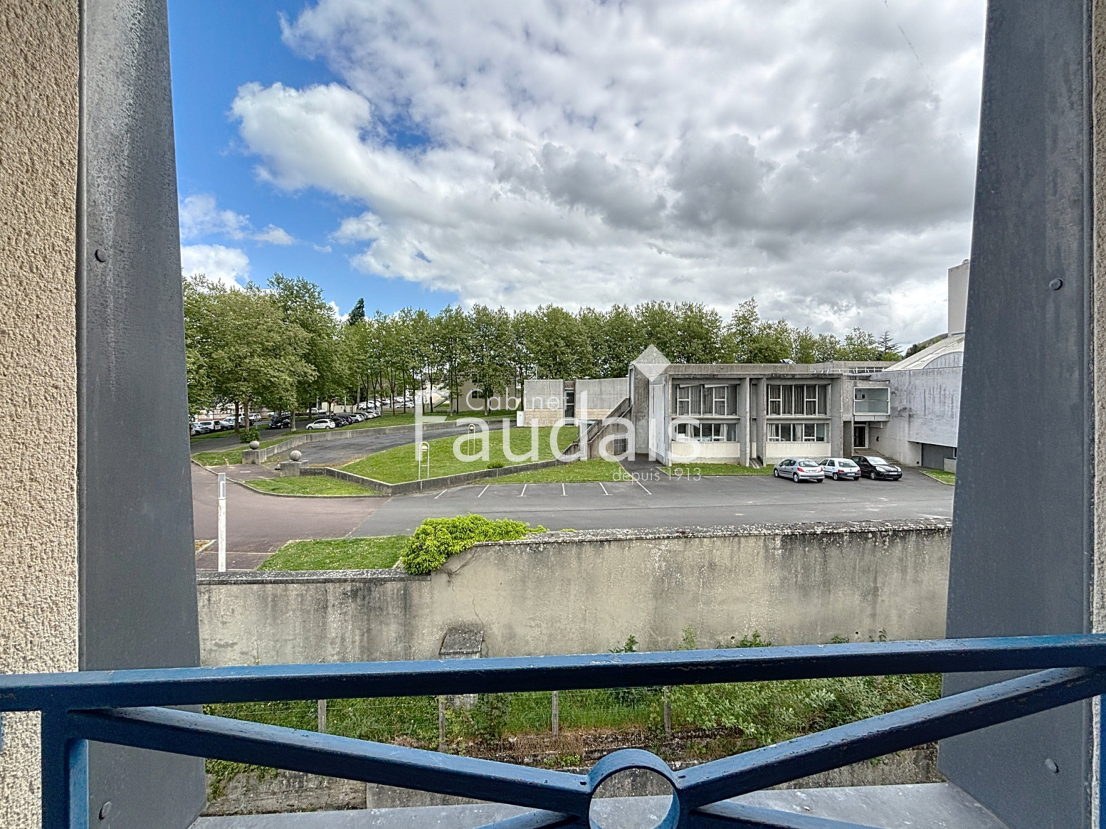 
                                                Vente
                                                 STUDIO proximité immédiate IUT SAINT LO