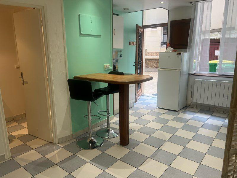 
                                                Location
                                                 Studio quartier calme