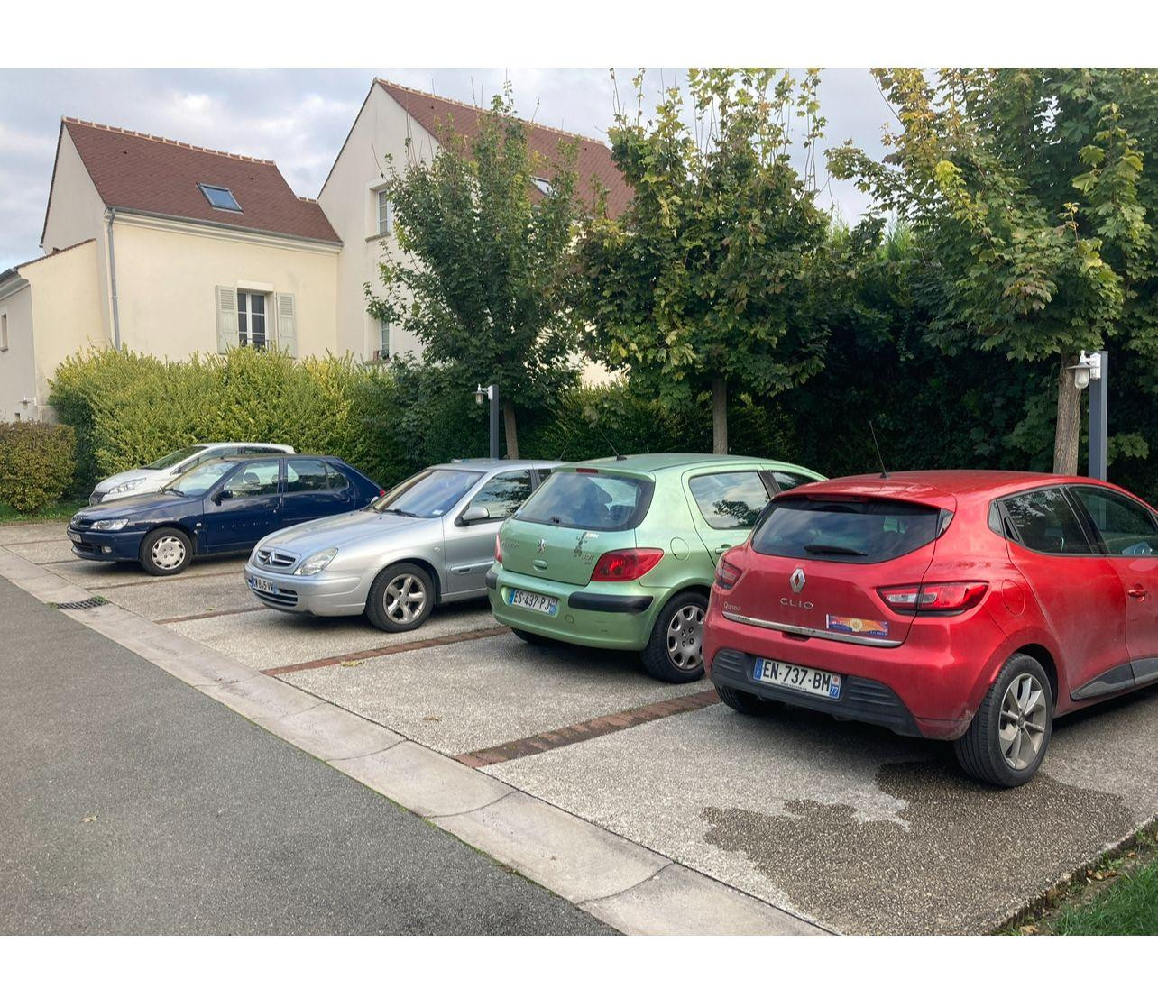 
                                                Location
                                                 Studio RDC avec jardin et terrasse