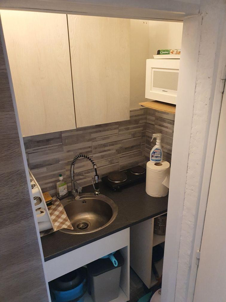 
                                                Location
                                                 Studio refait à neuf