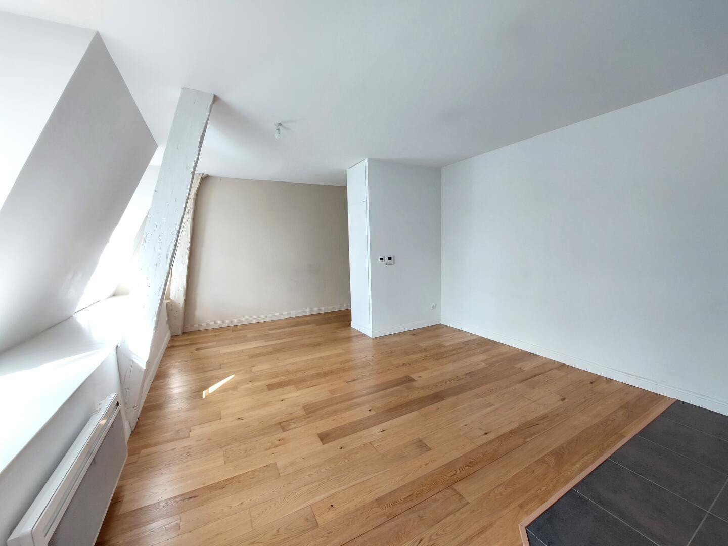
                                                Location
                                                 Studio refait a neuf 75009 paris
