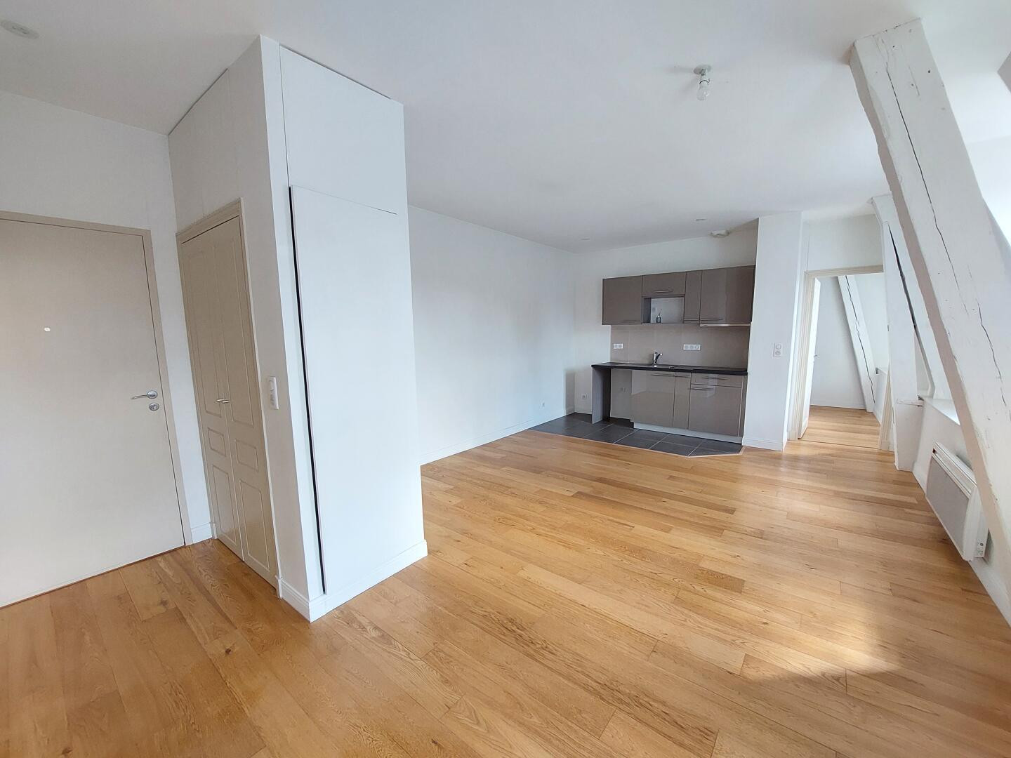 
                                                Location
                                                 Studio refait a neuf 75009 paris