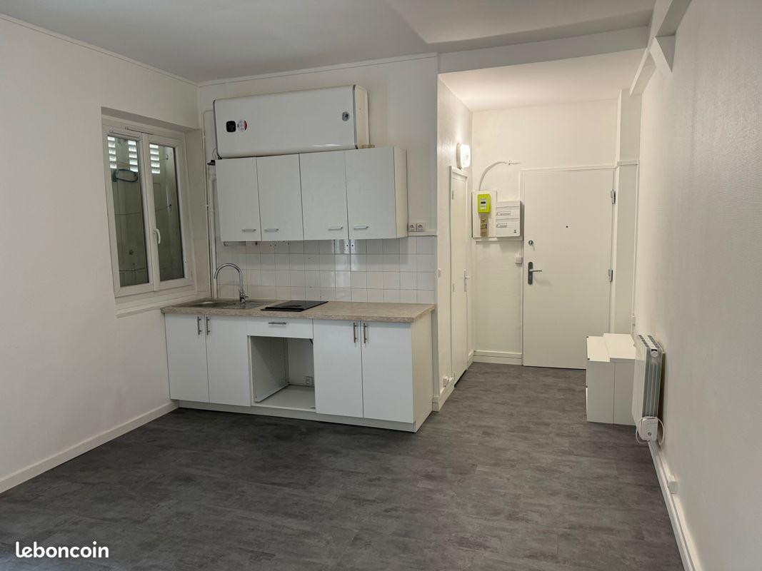 
                                                Location
                                                 Studio refait à Neuf à Pantin