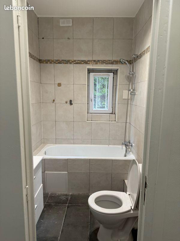 
                                                Location
                                                 Studio refait à Neuf à Pantin