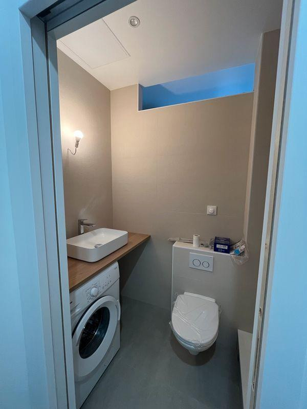 
                                                Location
                                                 Studio refait à neuf - Clamart Gare