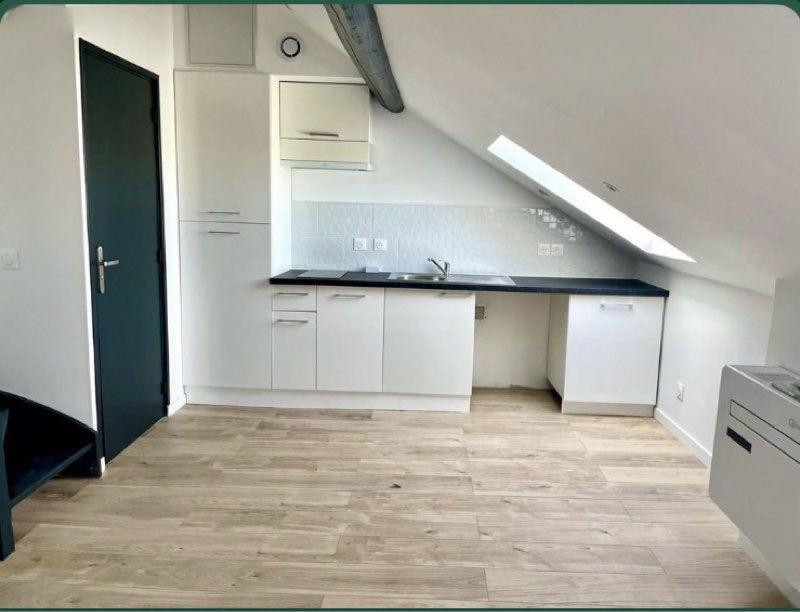 
                                                Location
                                                 Studio refait à neuf loué meublé proche gare