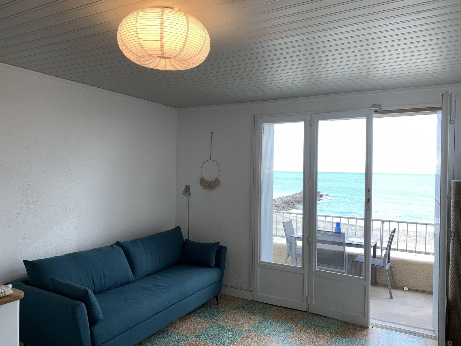 
                                                Location
                                                 Studio refait neuf vue mer 1ere ligne Palavas