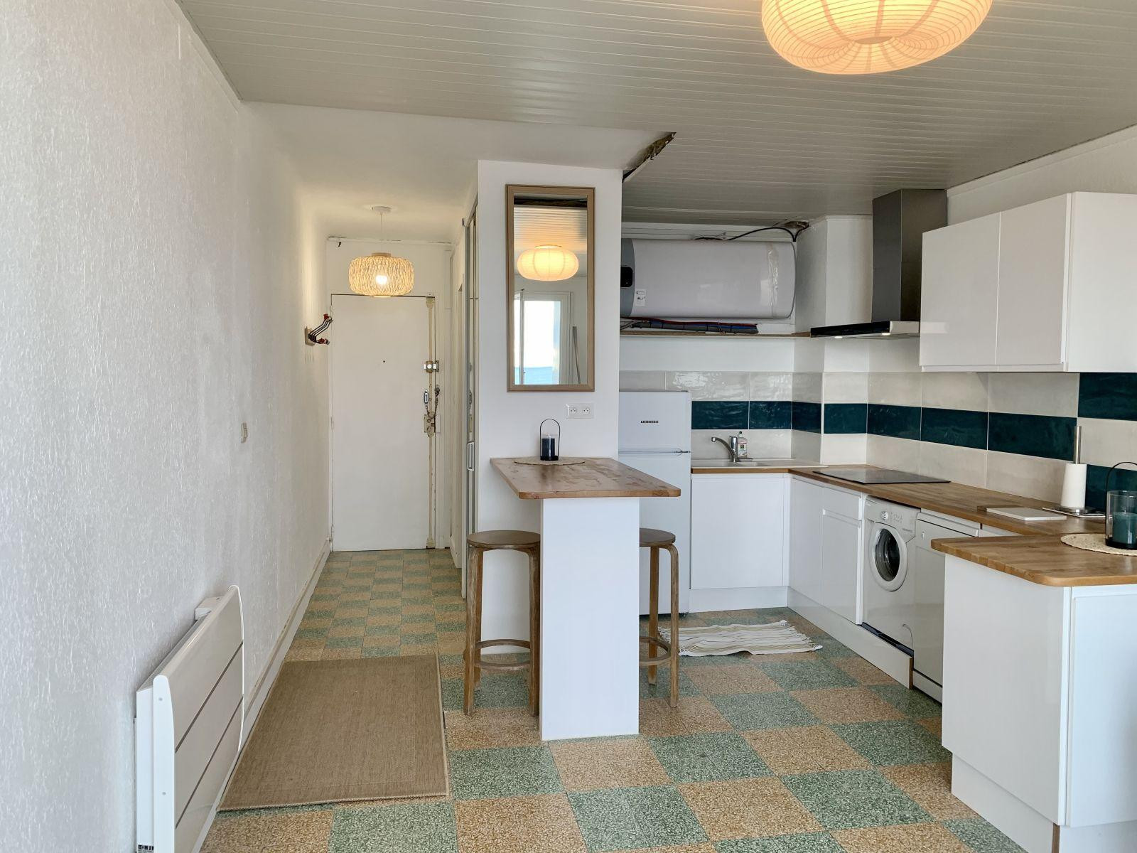 
                                                Location
                                                 Studio refait neuf vue mer 1ere ligne Palavas