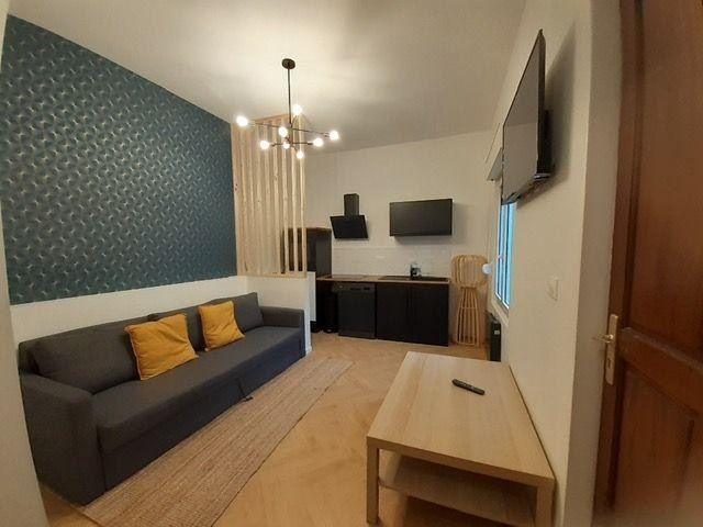 
                                                Location
                                                 Studio reims