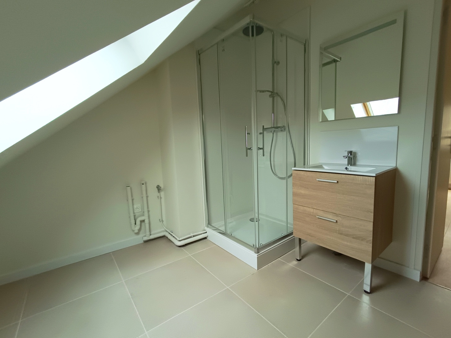 
                                                Location
                                                 Studio rénové, 15m2, Amiens Henriville Amiens