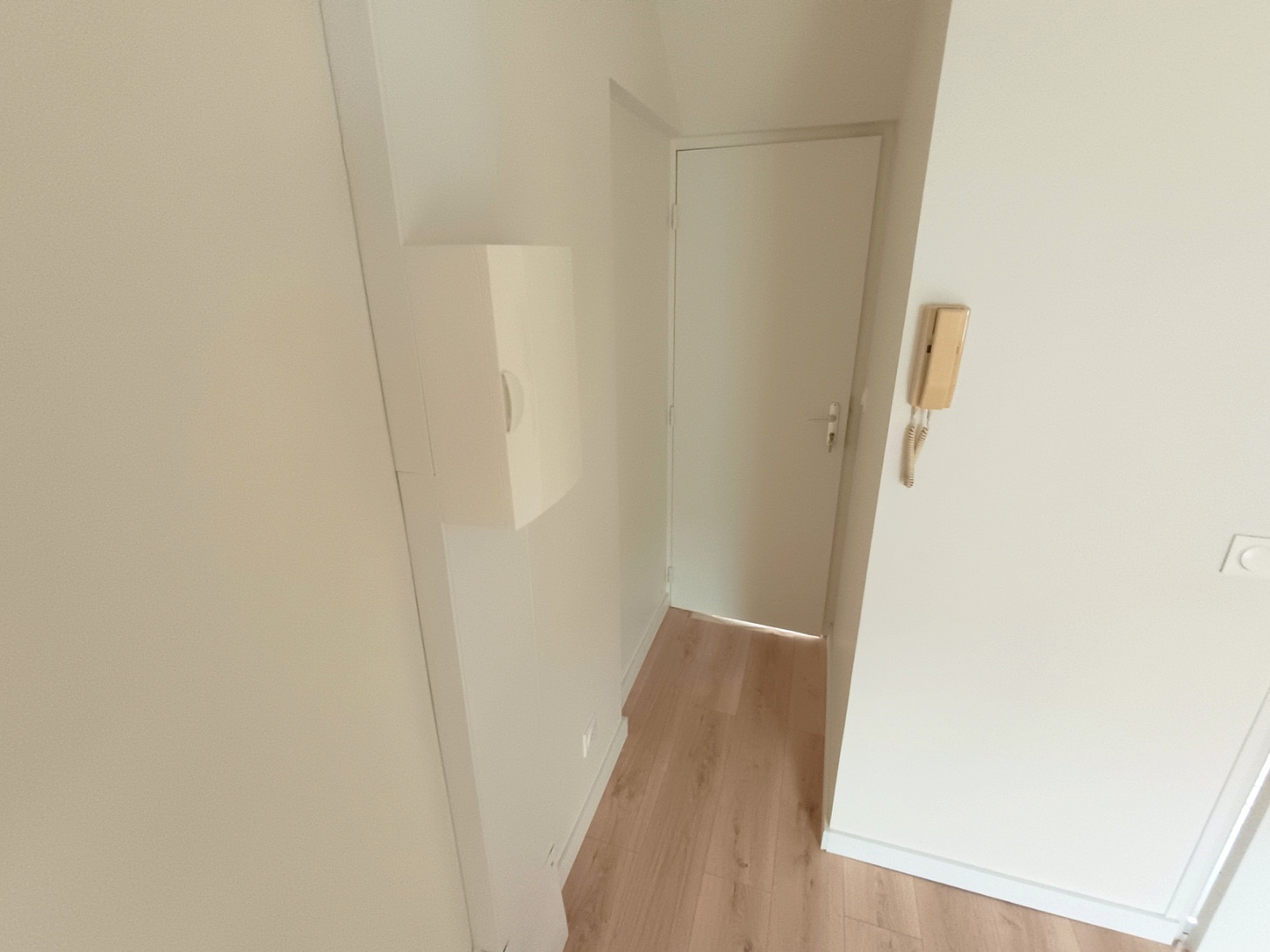 
                                                Location
                                                 Studio rénové, 15m2, Amiens Henriville Amiens