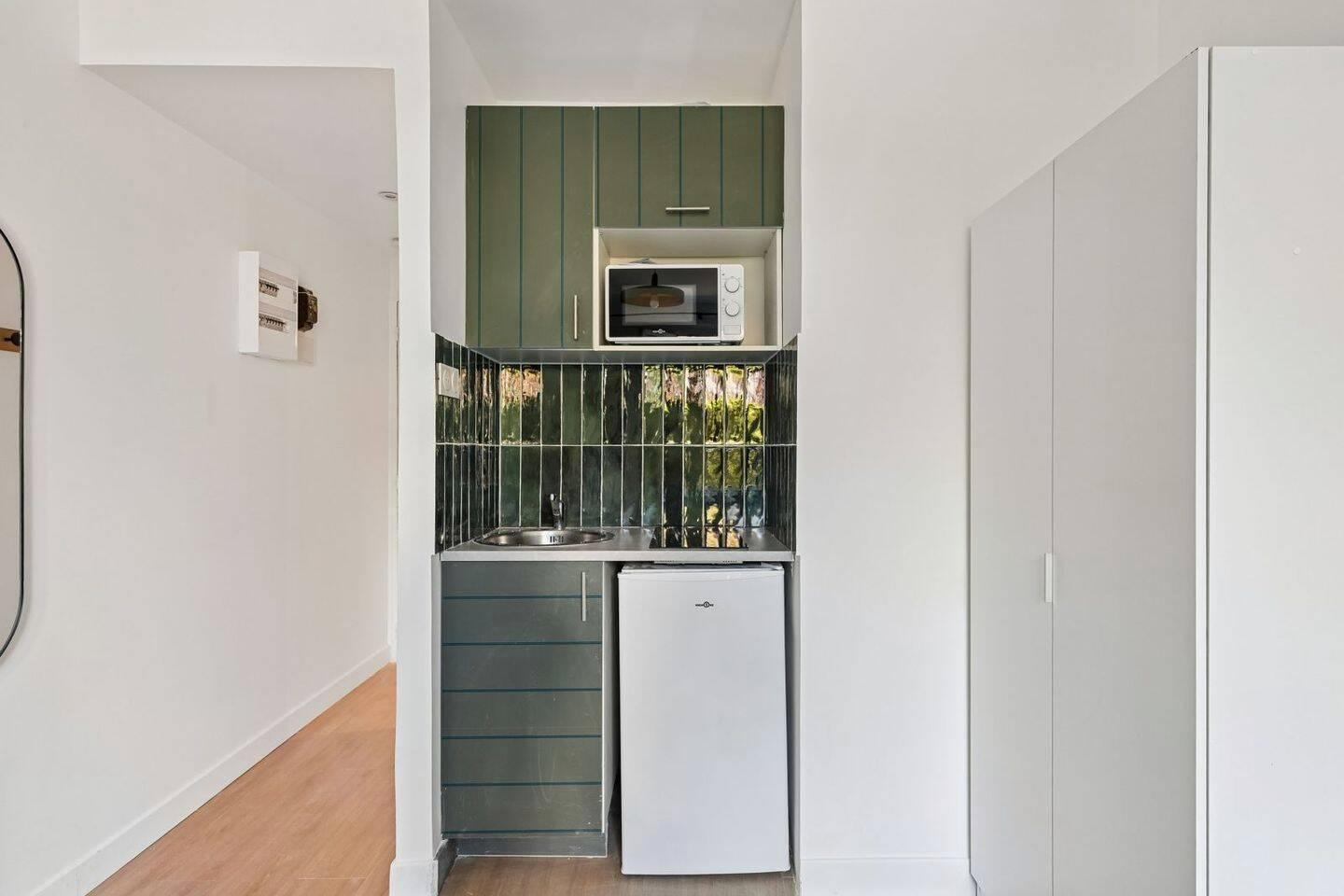 
                                                Location
                                                 Studio rénové 2026 · meublé · 17m² · Villejuif ·