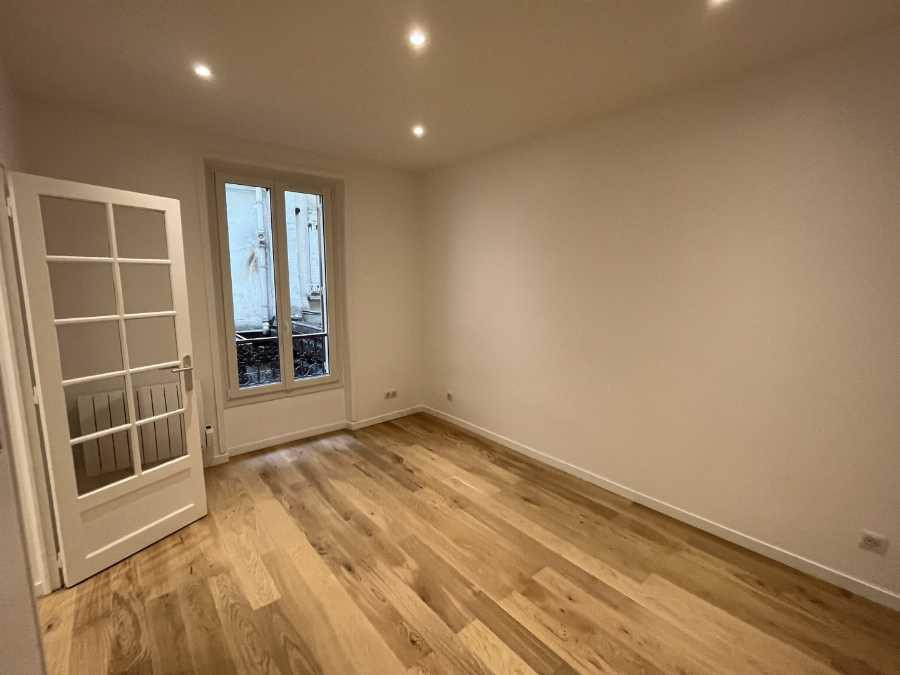 
                                                Location
                                                 Studio rénové 22 m² — Paris 13e