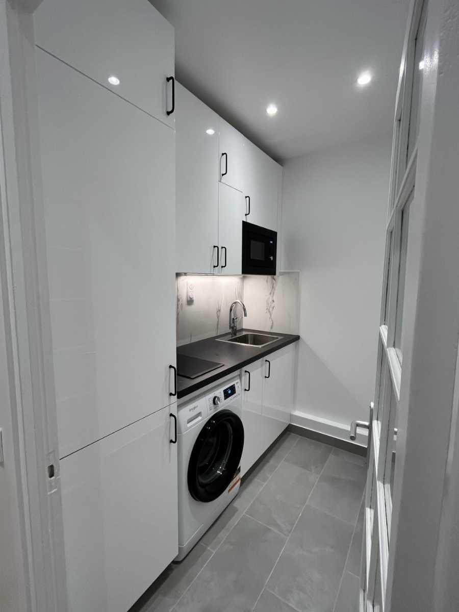 
                                                Location
                                                 Studio rénové 22 m² — Paris 13e