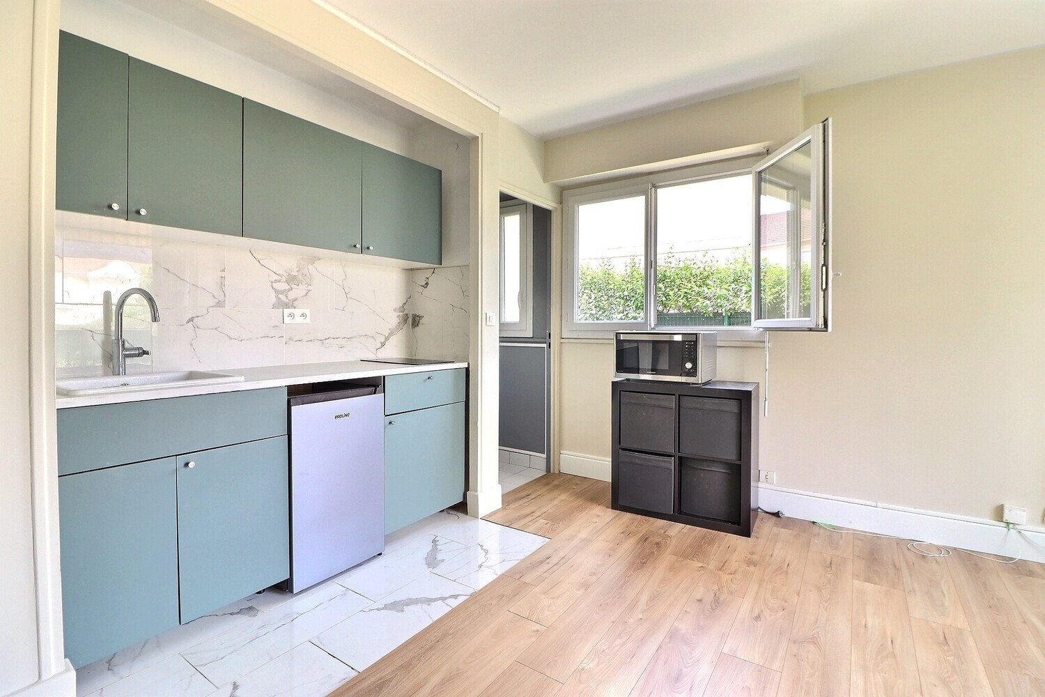 
                                                Vente
                                                 Studio rénové 27 m² Châtenay-Malabry (92290)