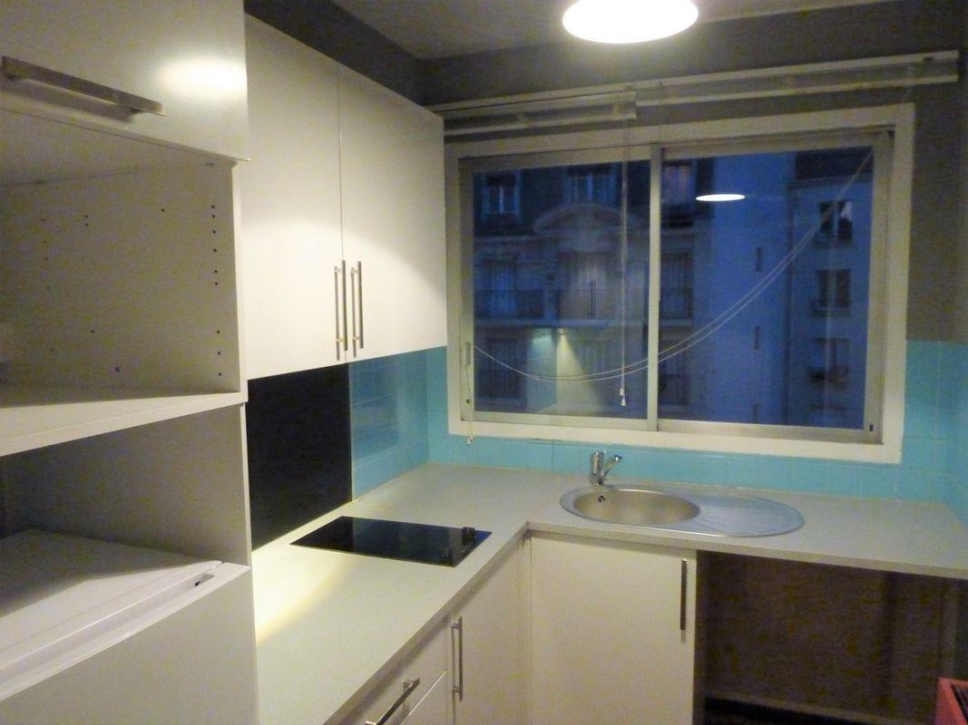 
                                                Location
                                                 Studio rénové 30m2 Nation