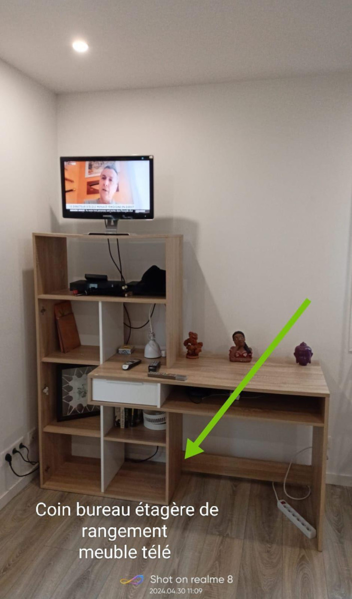 
                                                Location
                                                 Studio rénové, 35 mn de Paris et de l'aéroport CDG