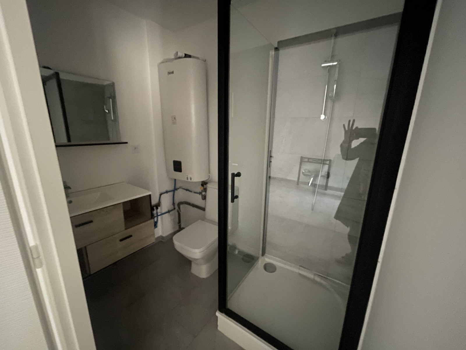 
                                                Location
                                                 STUDIO RENOVE A NEUF