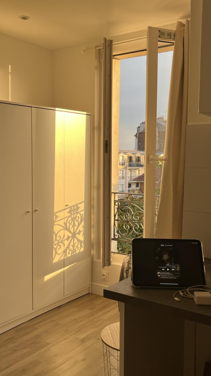 
                                                Location
                                                 🏡 Studio rénové à neuf – Première location