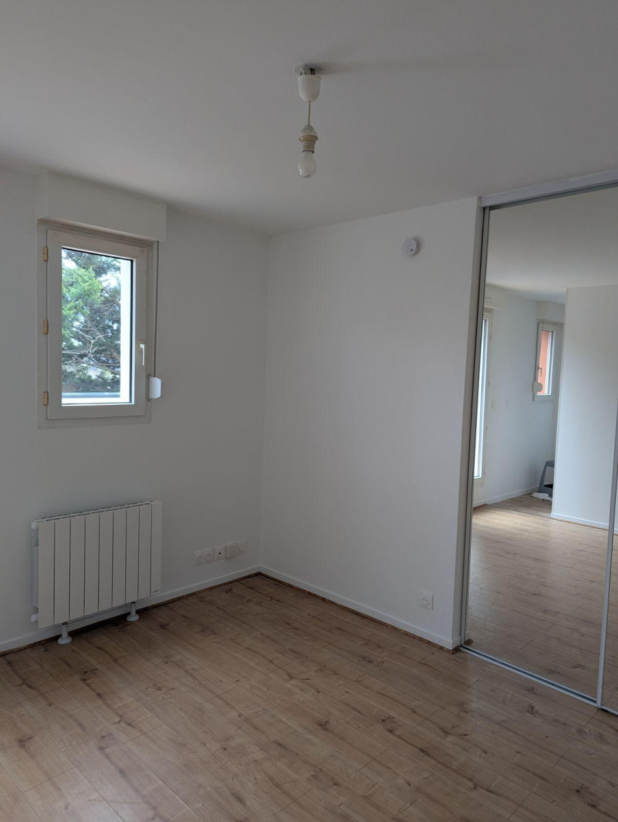 
                                                Location
                                                 Studio rénové avec terrasse - Toulouse Lardenne