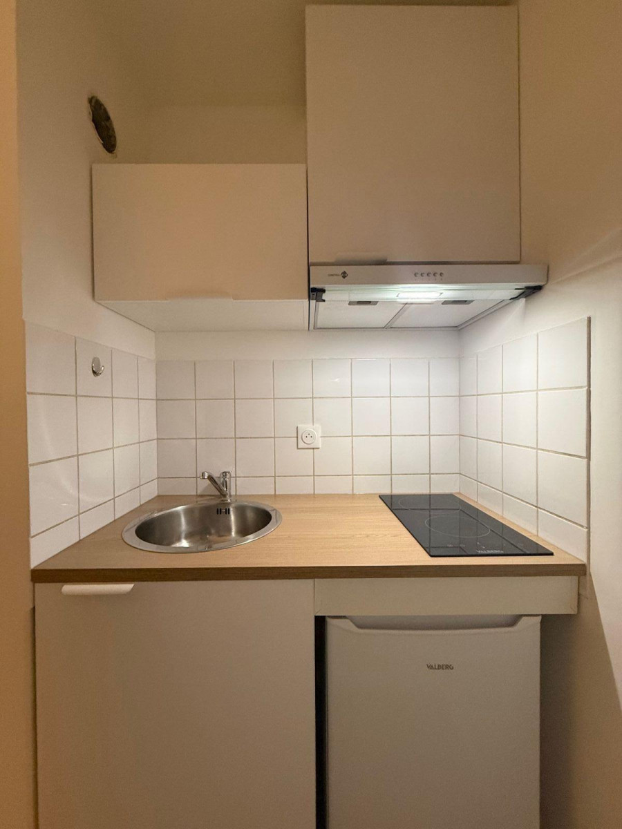 
                                                Location
                                                 Studio rénové avec terrasse - Toulouse Lardenne