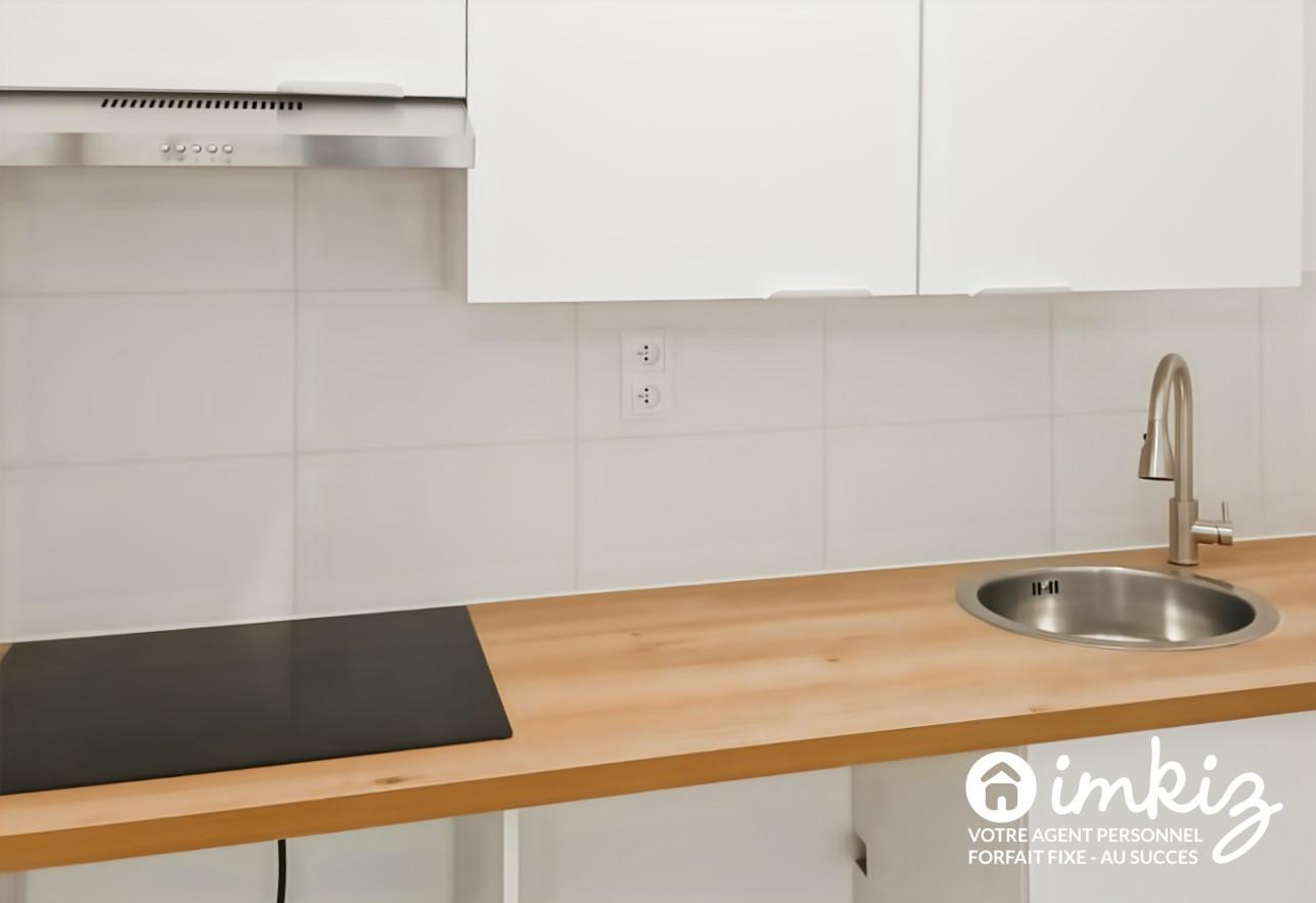 
                                                Vente
                                                 Studio rénové idéalement situé