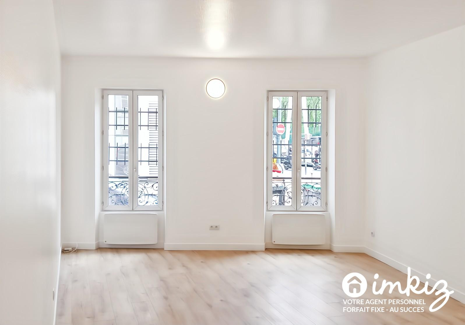 
                                                Vente
                                                 Studio rénové idéalement situé
