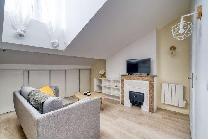 
                                                Location
                                                 Studio rénové Lyon 7