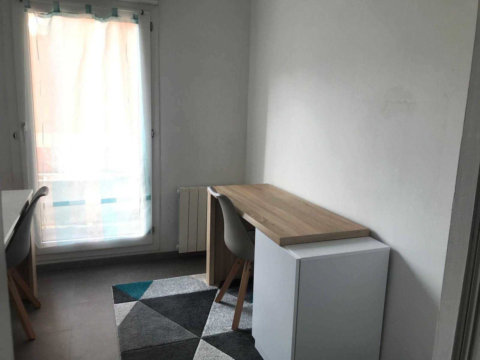 
                                                Location
                                                 Studio rénové meublé