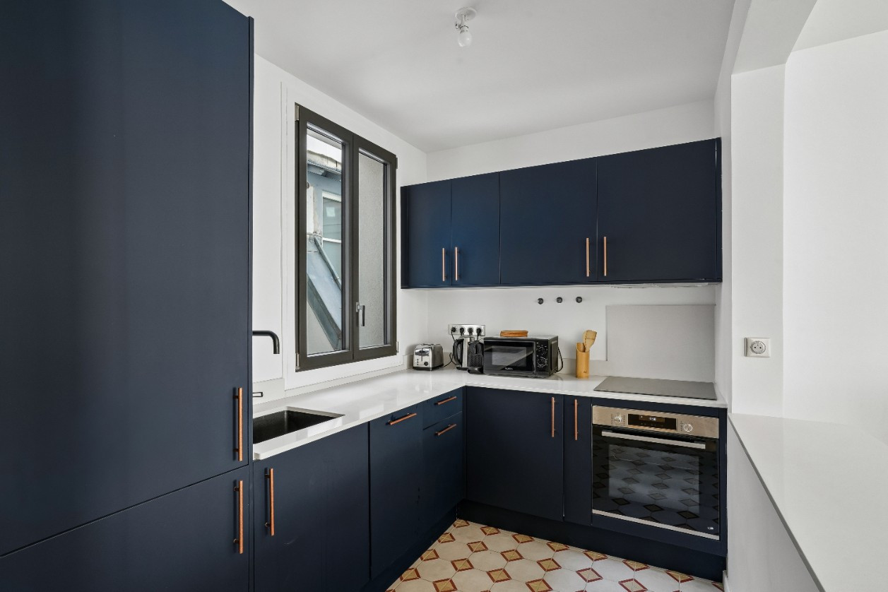 
                                                Vente
                                                 Studio Rénové - Quartier Champs Elysées - Paris 8