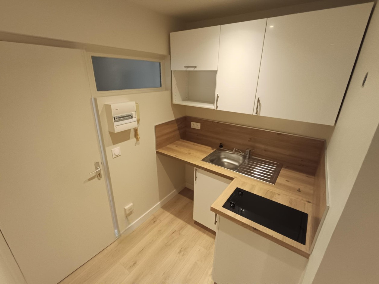 
                                                Location
                                                 Studio rénové quartier Henriville Amiens