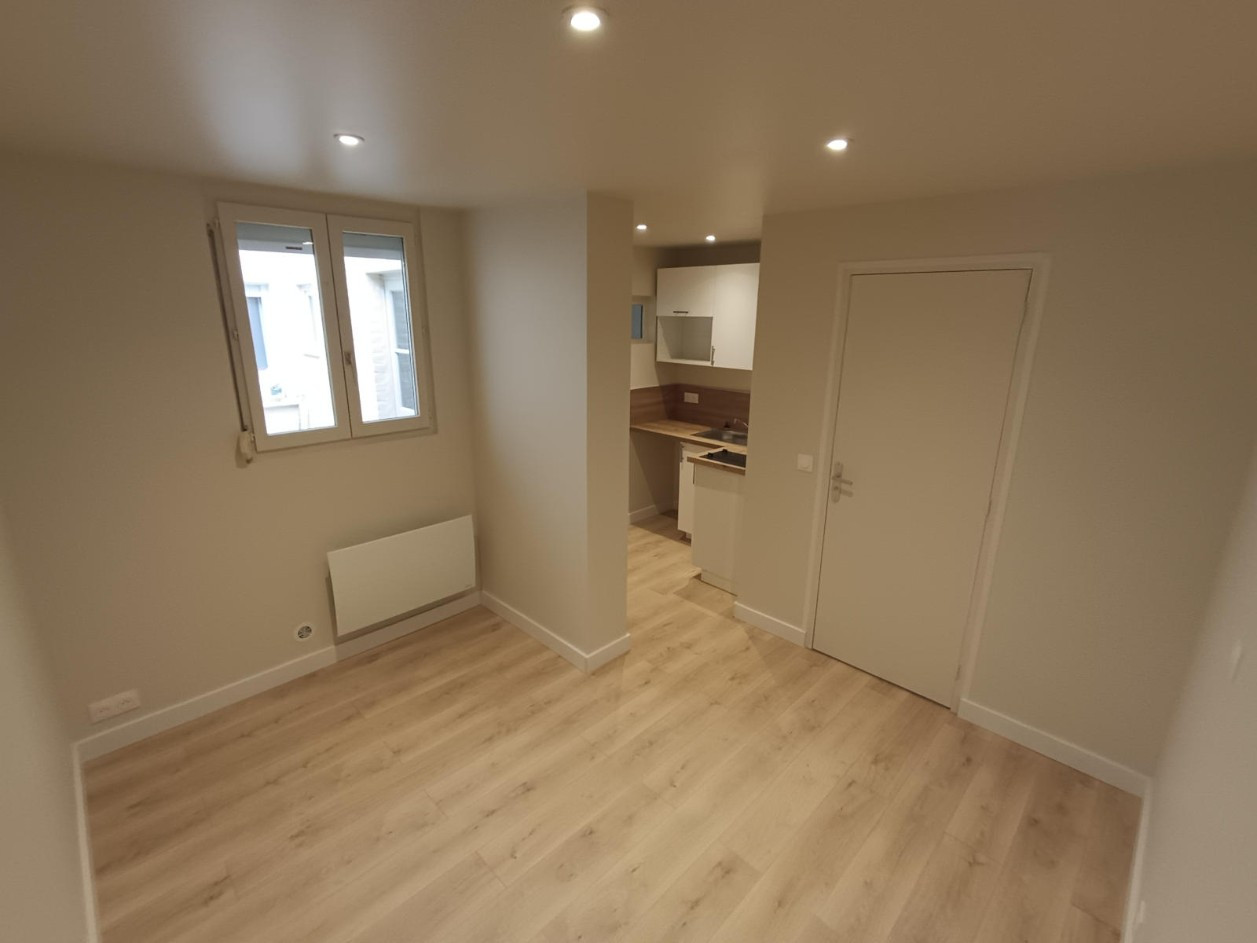 
                                                Location
                                                 Studio rénové quartier Henriville Amiens