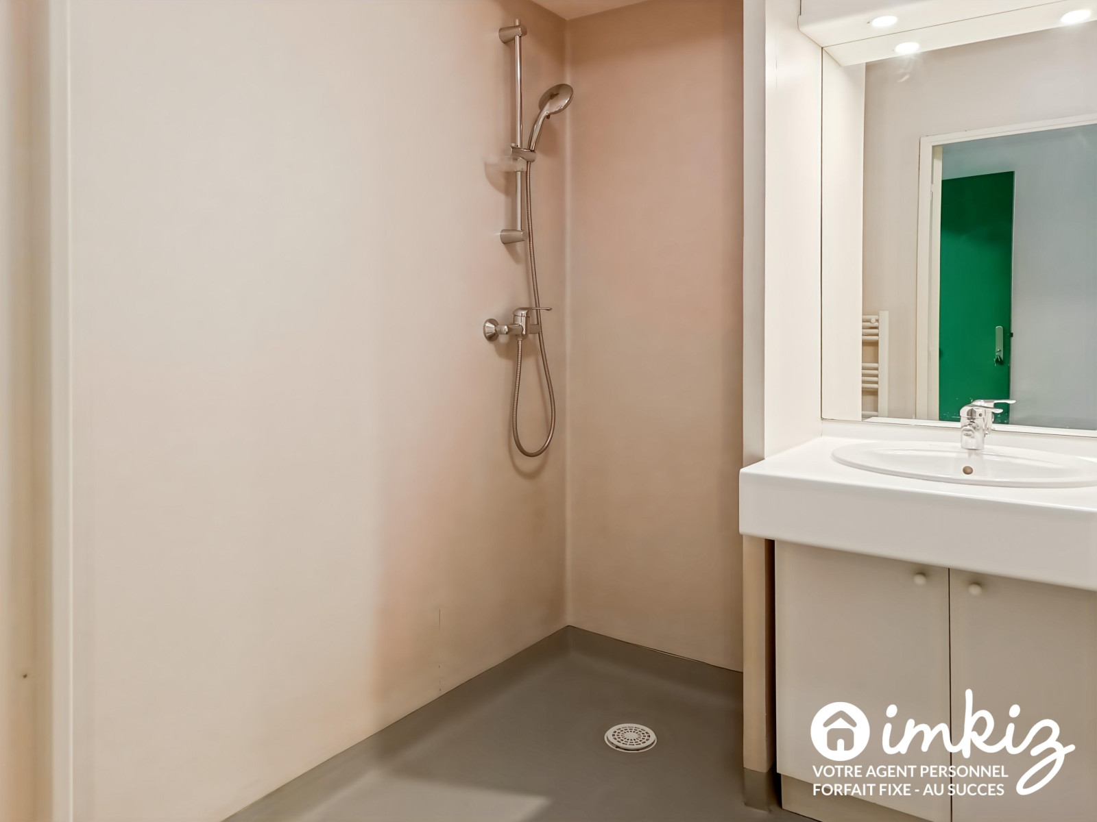 
                                                Vente
                                                 Studio résidence étudiante emplacement idéal !