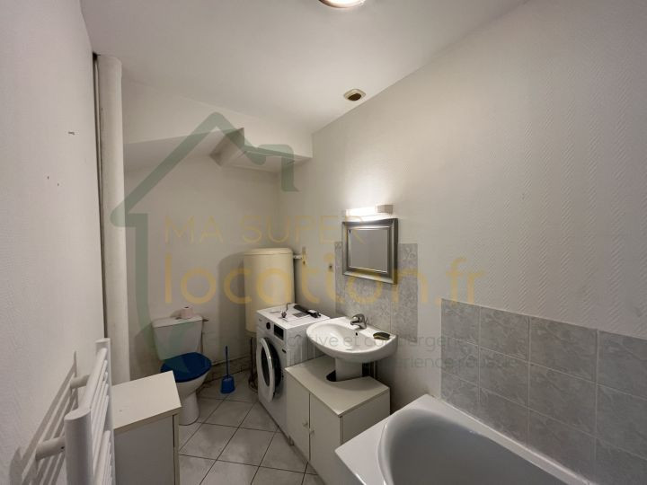 
                                                Location
                                                 Studio rez-de-chaussée situé en HYPER-CENTRE de SAINT-QUENTIN