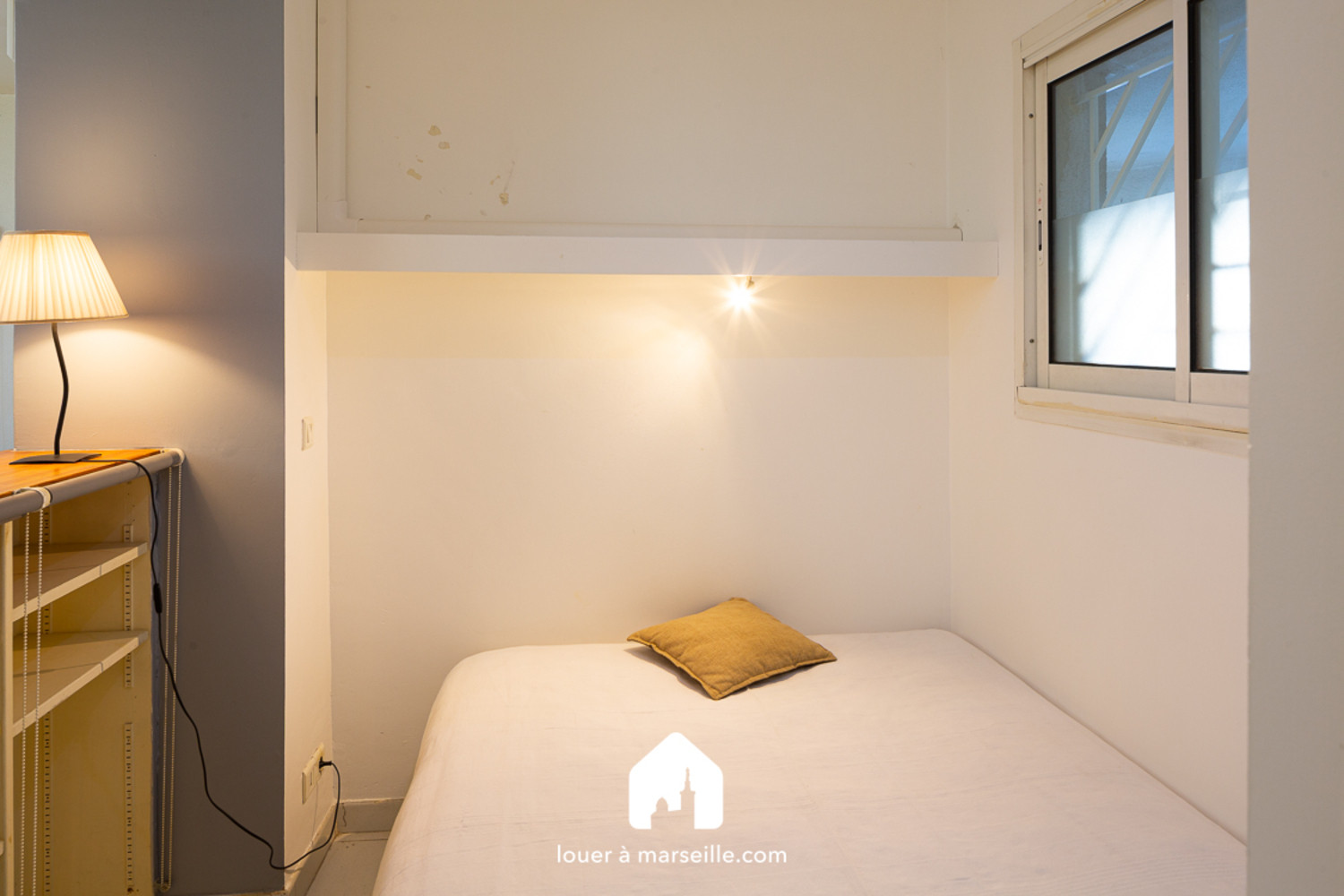 
                                                Location
                                                 Studio Roucas