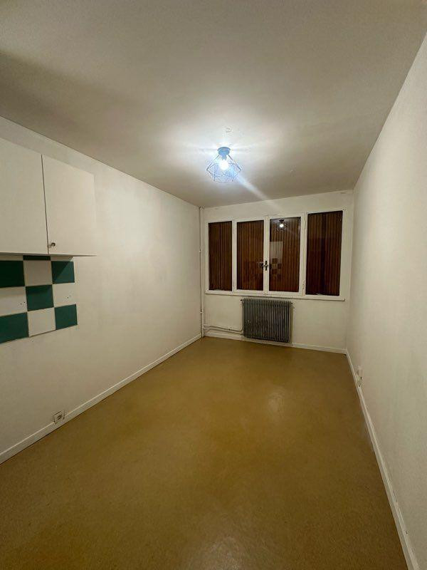 
                                                Location
                                                 Studio rouen