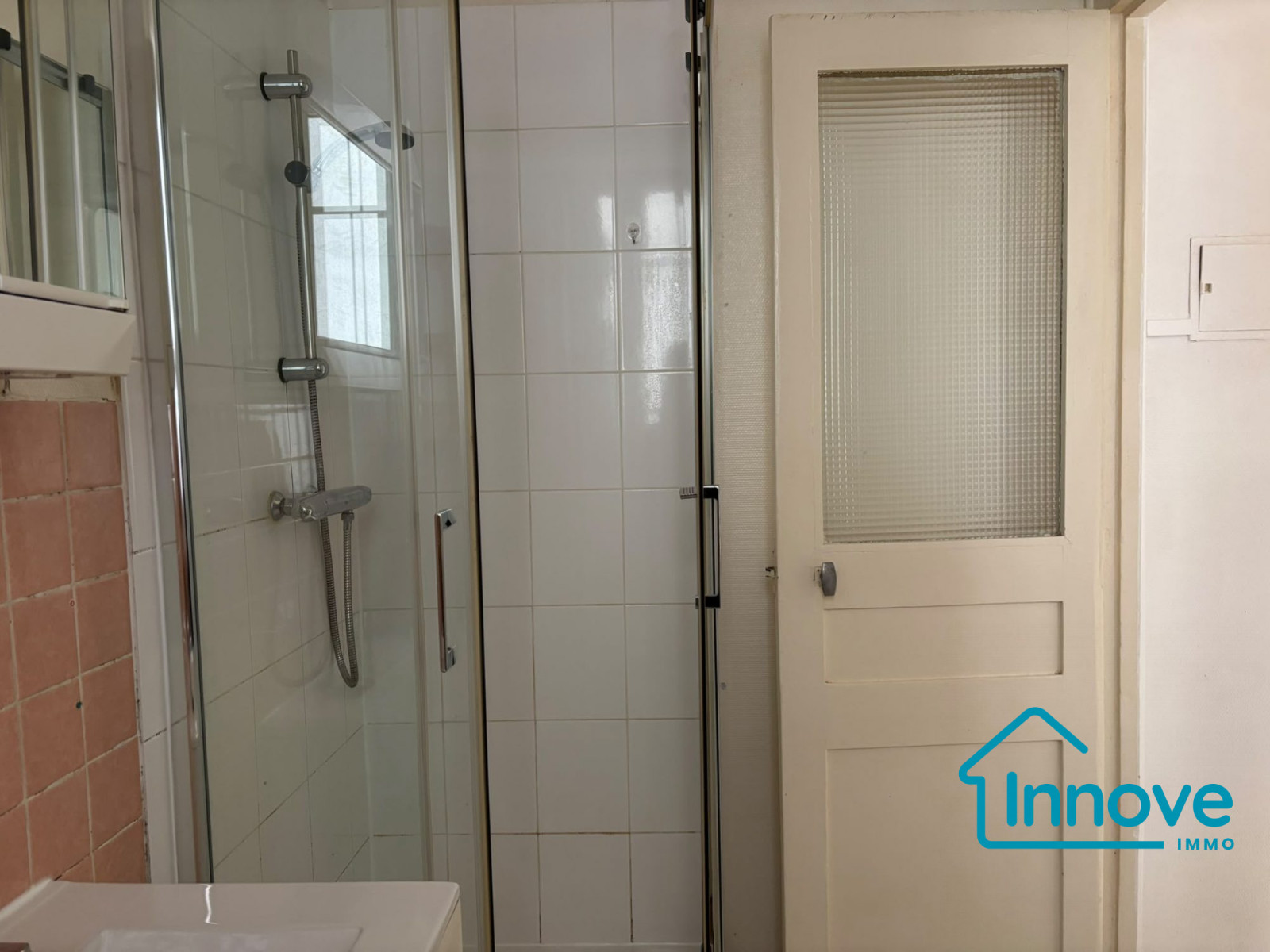 
                                                Location
                                                 Studio Rue de Montreuil