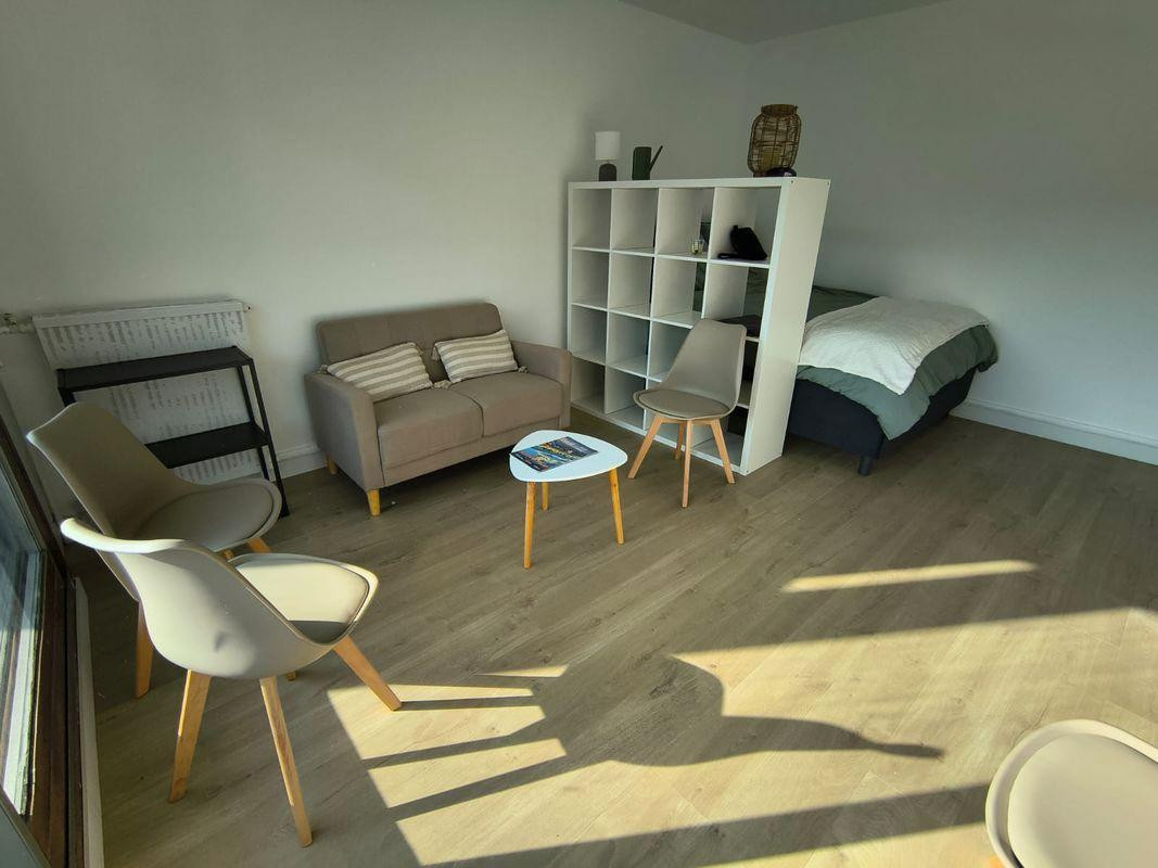 
                                                Location
                                                 Studio Rueil centre 24 m² Parking et Balcon