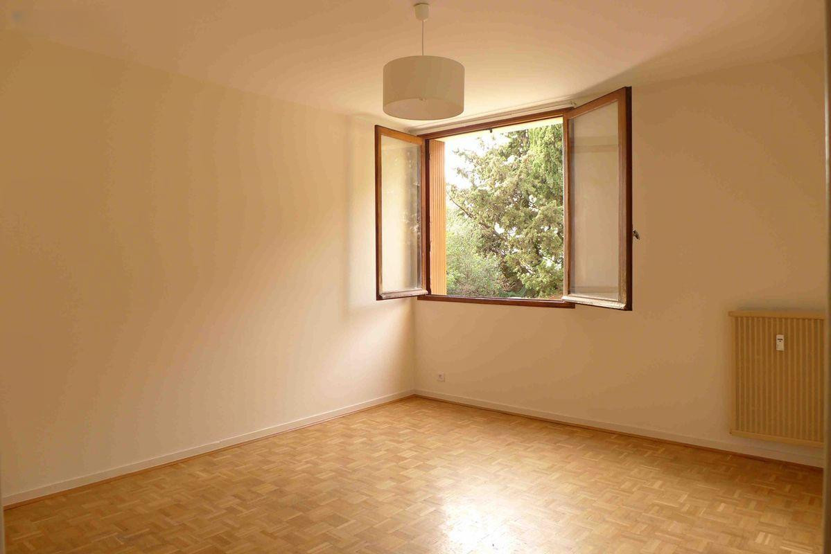 
                                                Location
                                                 Studio Saint-Barnabé