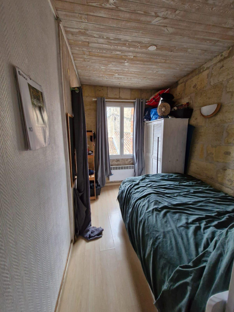 
                                                Location
                                                 Studio situé au coeur d'un quartier tranquille