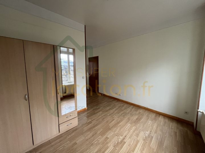 
                                                Location
                                                 Studio situé en HYPER-CENTRE de SAINT-QUENTIN