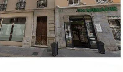 
                                                Location
                                                 Studio situé près de la place Grenette idéal