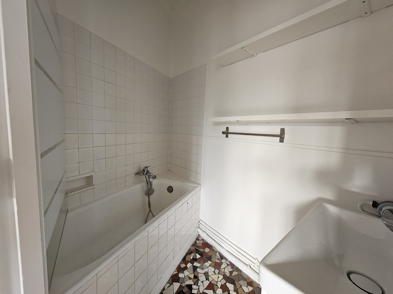 
                                                Location
                                                 Studio spacieux