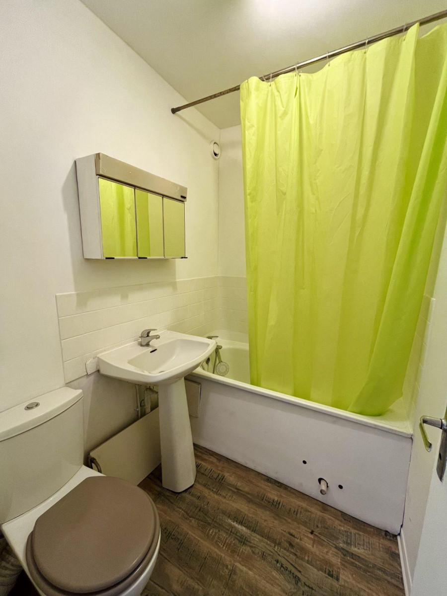 
                                                Location
                                                 Studio spacieux avec vue imprenable - Gare du Nord