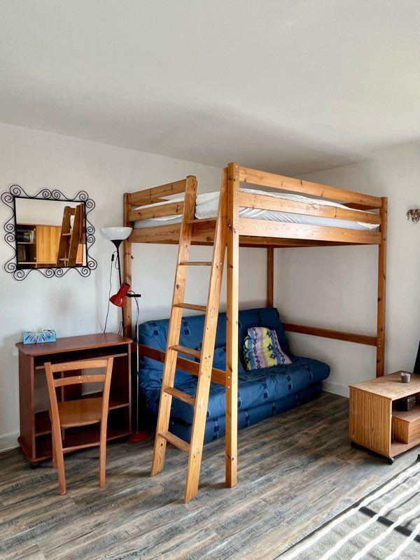 
                                                Location
                                                 Studio spacieux avec vue imprenable - Gare du Nord
