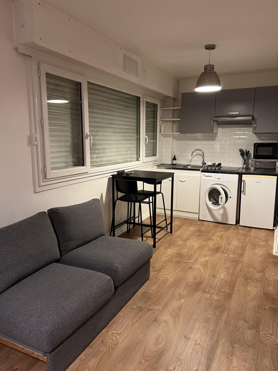 
                                                Location
                                                 Studio Studio meublée de 29,69 m2