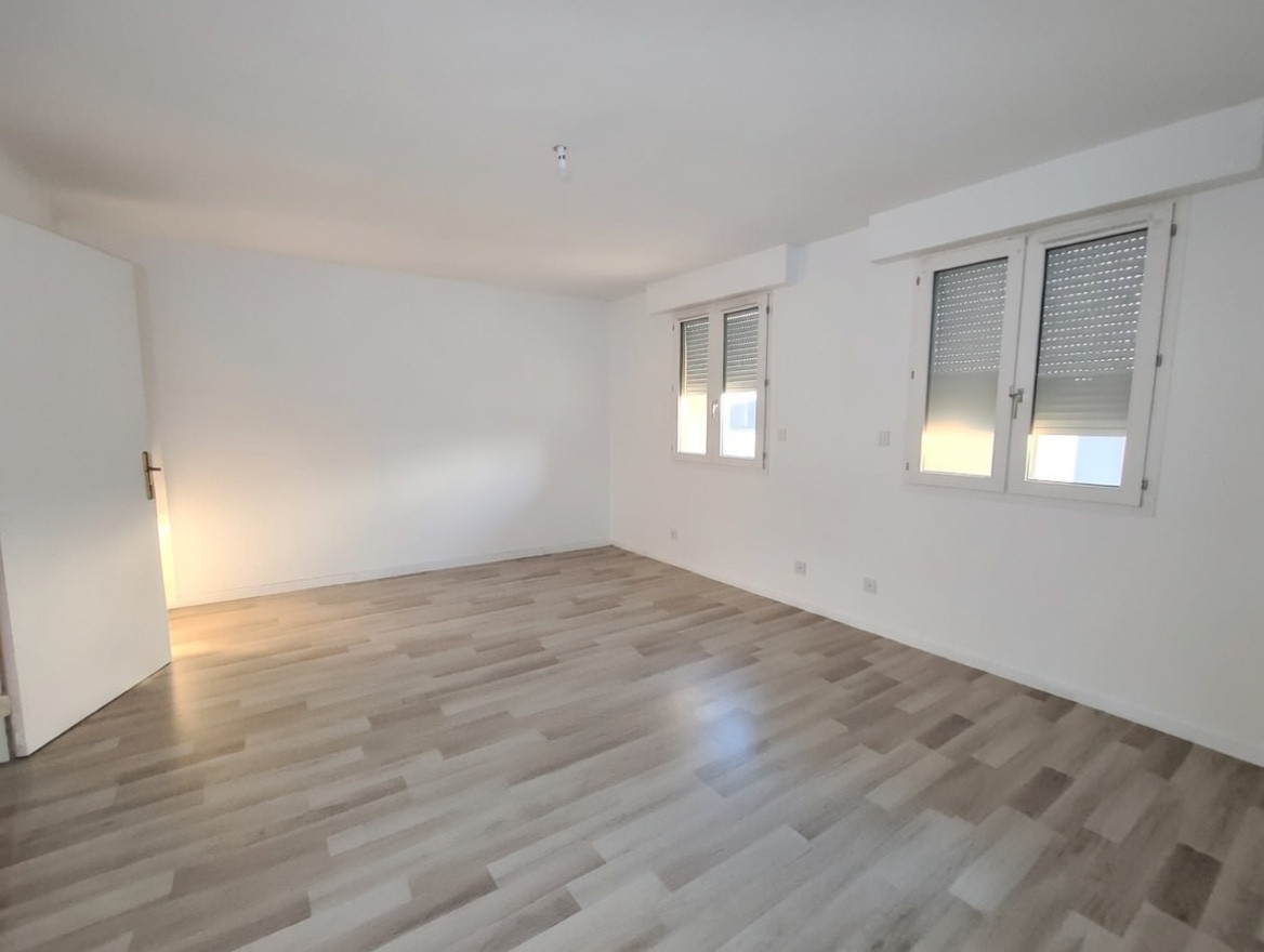 
                                                Location
                                                 Studio T1 32m² parking SAINT ROCH